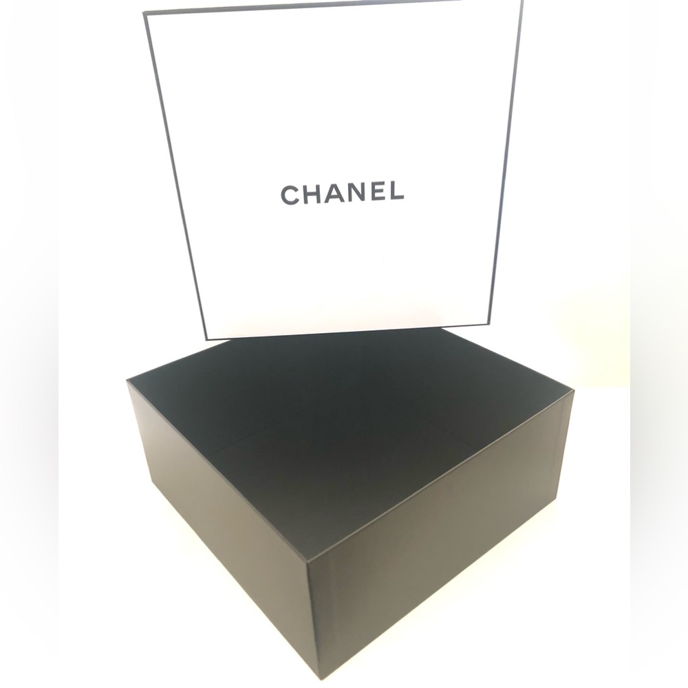 Chanel Keepsake Gift Box - Picture 5 of 9